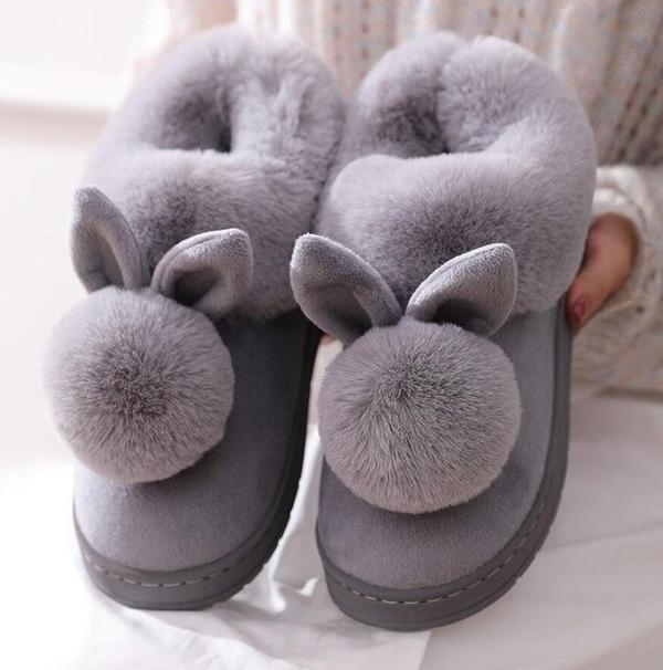 Bunny Pompom Winterpantoffels – Zachte & Warme Indoor Slippers