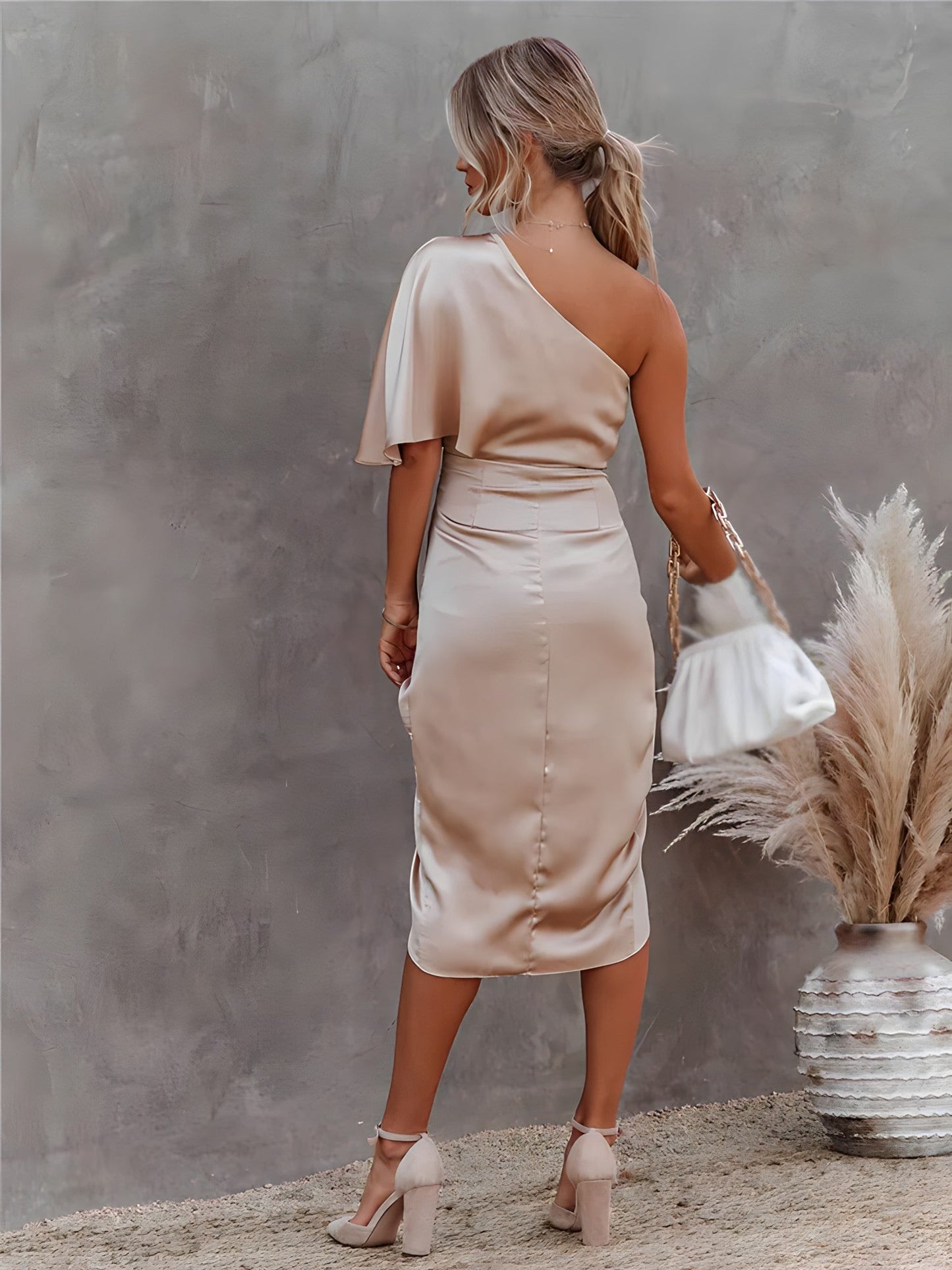 Elegante Midi Jurk met Glamoureuze Pasvorm