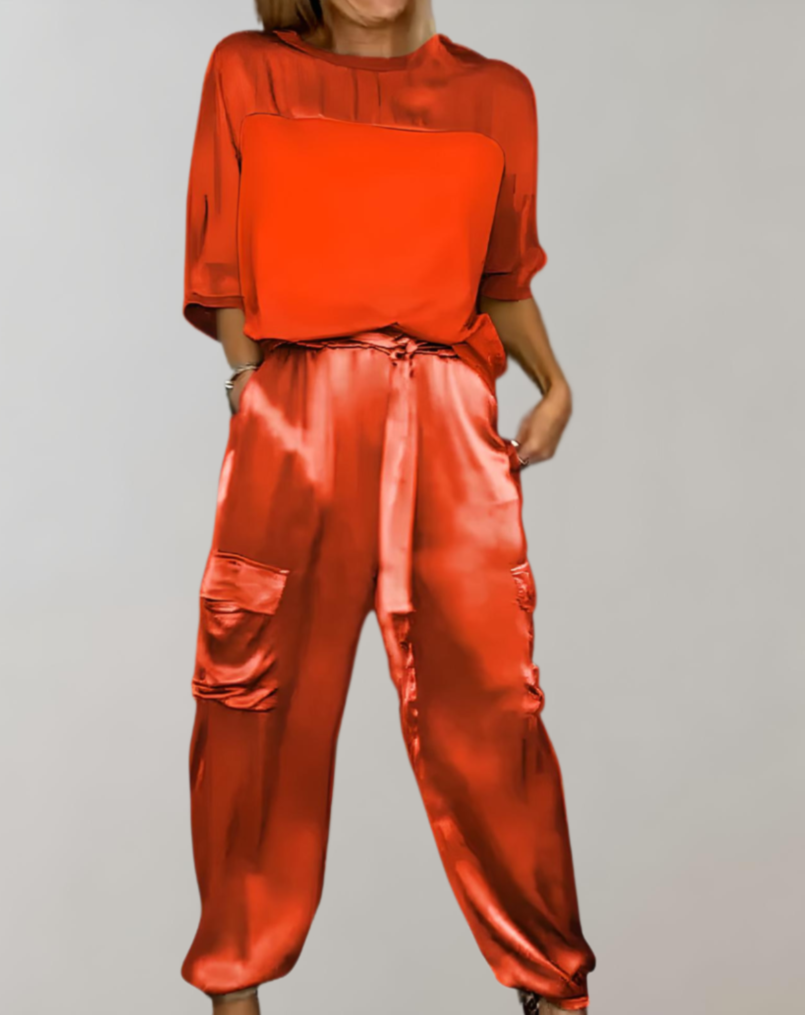 Luxe Satijnen Stijlset – Top met 3/4 Mouw & Cargo Broek - Elegante Vrouwenkleding voor Elke Gelegenheid-mezamstore.nl