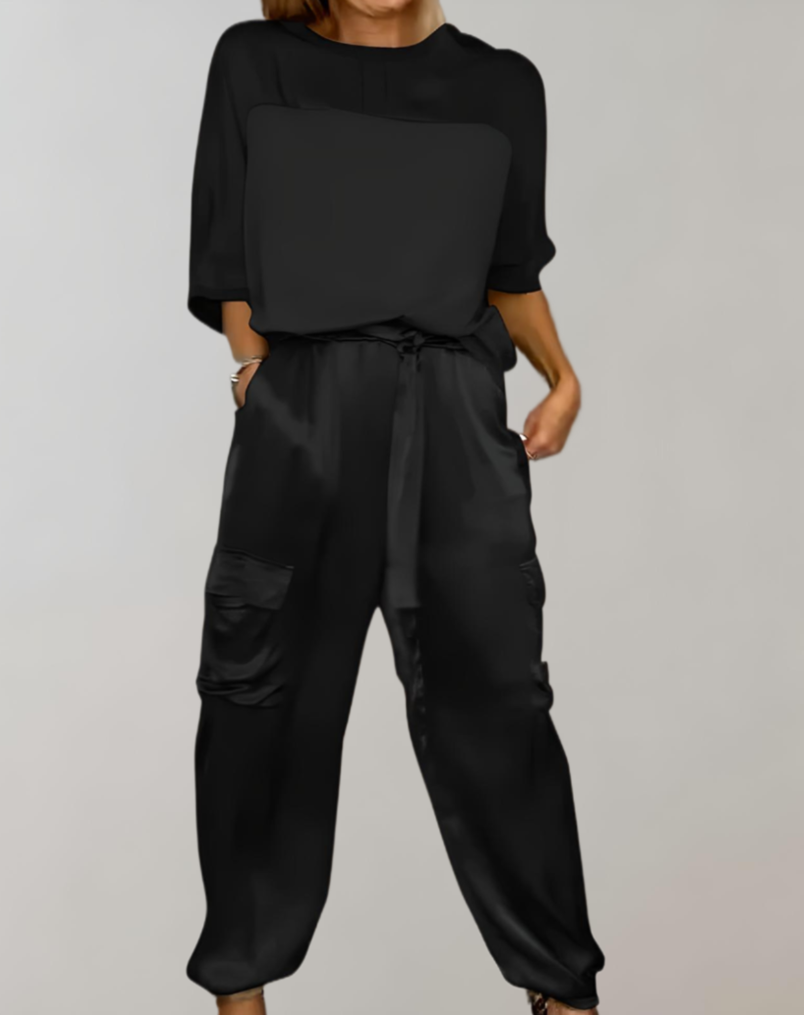 Luxe Satijnen Stijlset – Top met 3/4 Mouw & Cargo Broek - Elegante Vrouwenkleding voor Elke Gelegenheid-mezamstore.nl