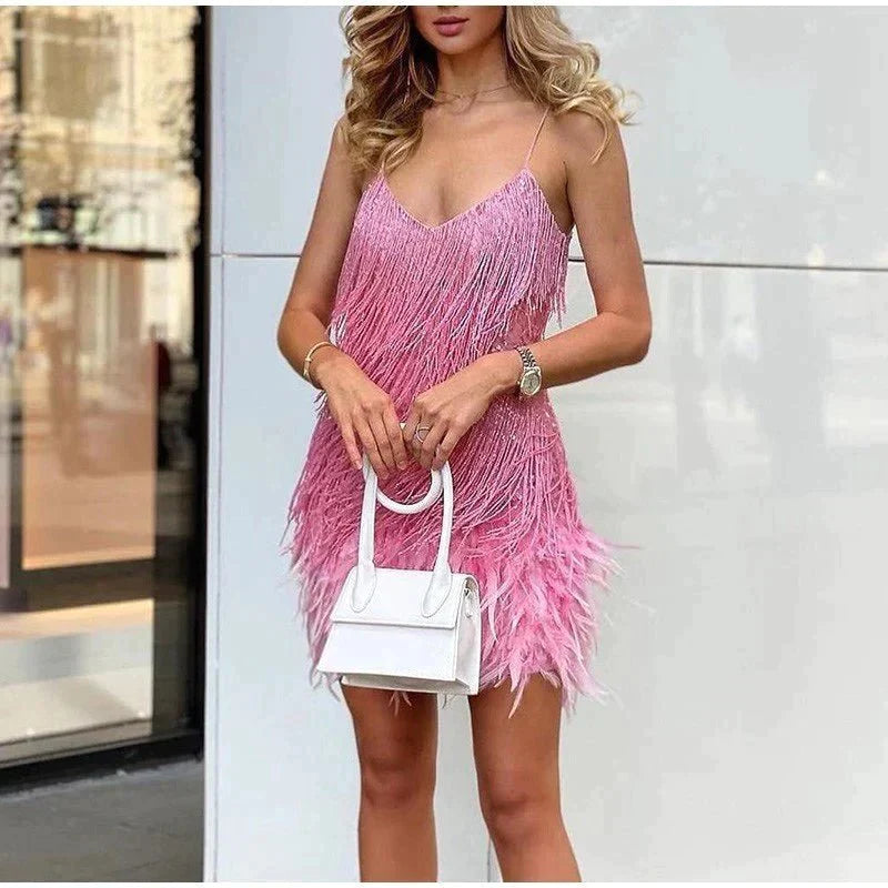 Stijlvolle Cocktailjurk met Pailletten en Veren