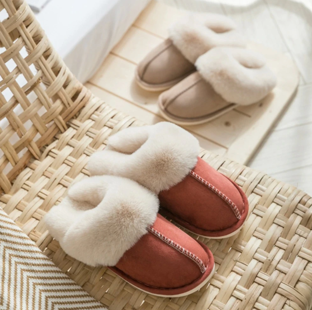 Flauschige en modieuze huis slippers met antislipzool-mezamstore.nl