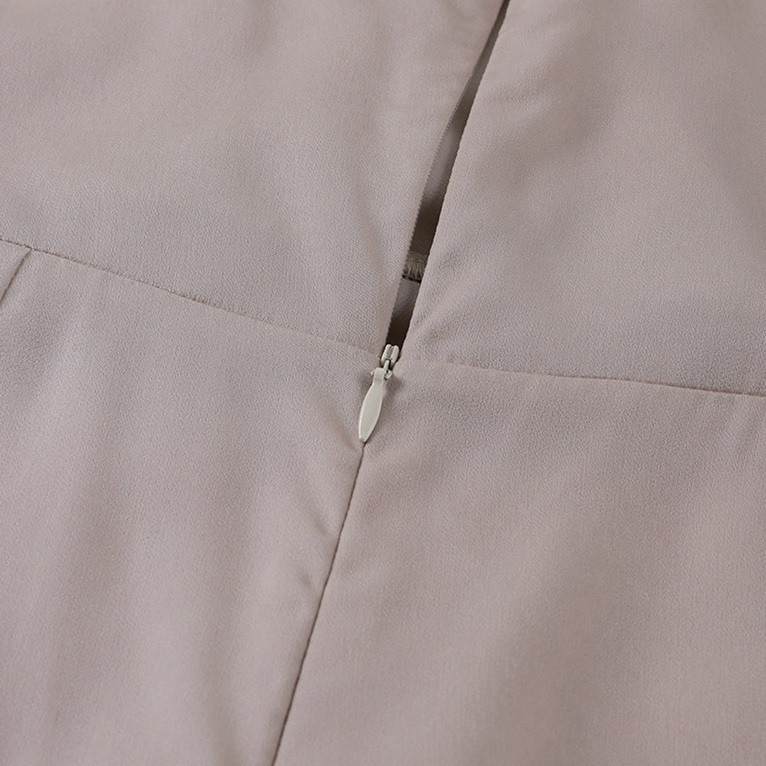 Satijnen Avondjurk – Elegante Slipdress met Watervalhals & Split