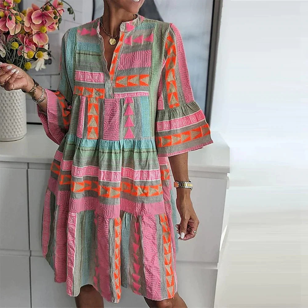 Elegant Lang Jurk met V-Hals en Uniek Design