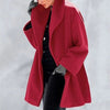 Elegante dames winterjas gevoerd met brede kraag