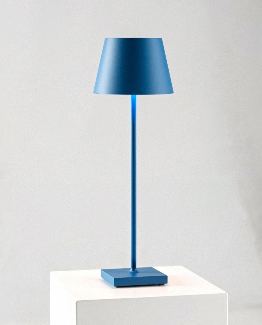 Minimalistische Hoge Tafellamp met Warm LED Licht