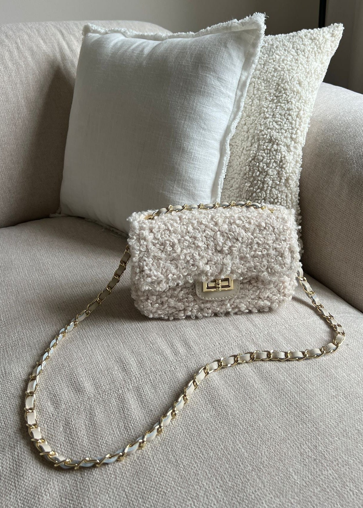 Compacte Teddy Schoudertas met Verstelbare Hengsel