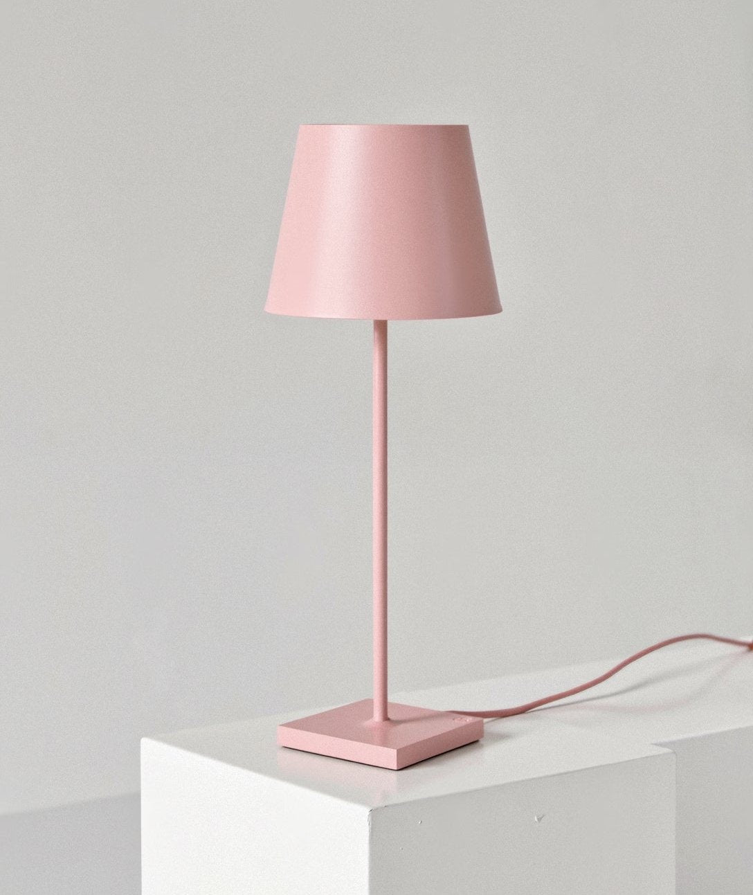 Minimalistische Hoge Tafellamp met Warm LED Licht