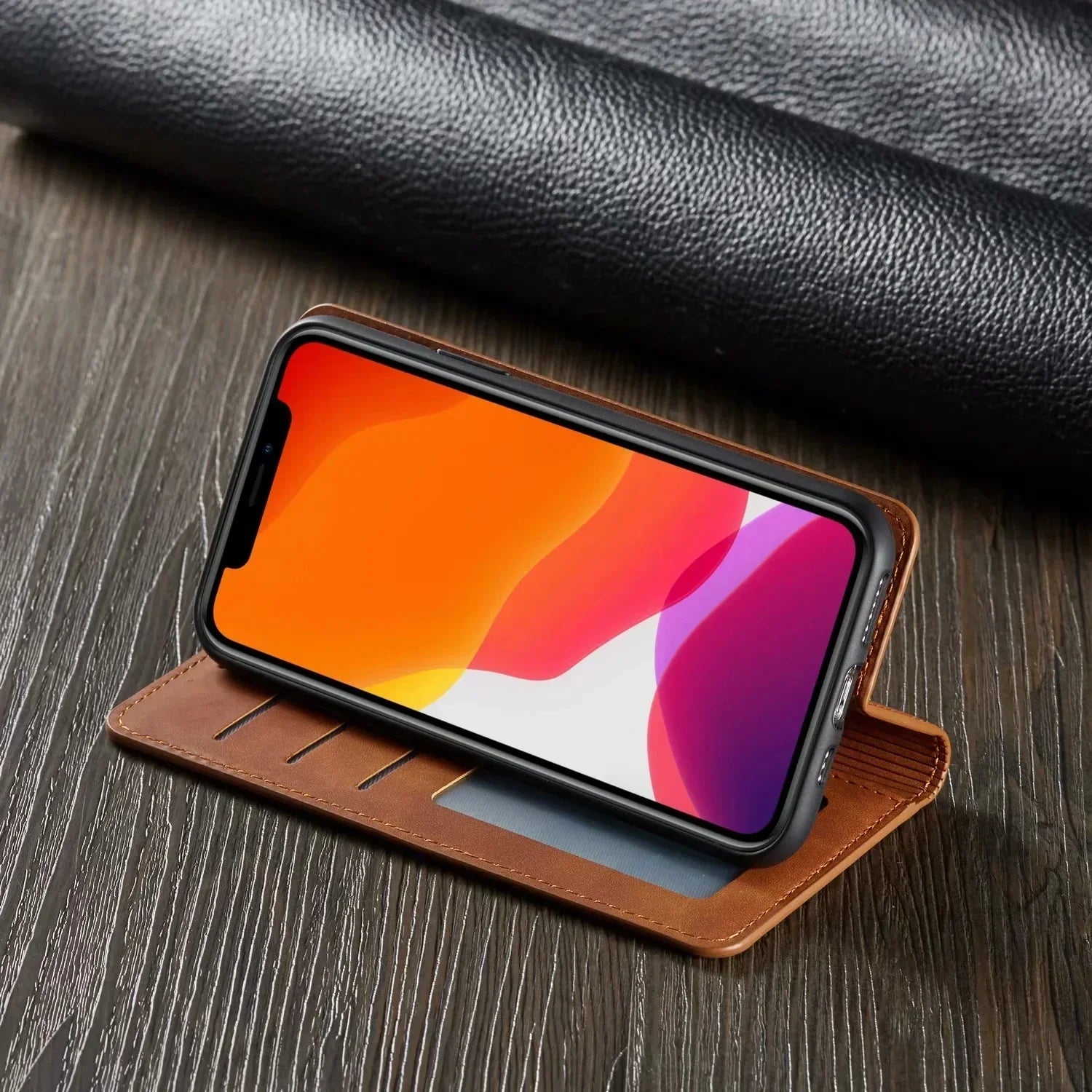 Luxe Leren iPhone Hoesje – Magnetische Flip, Korthouder & Standaard