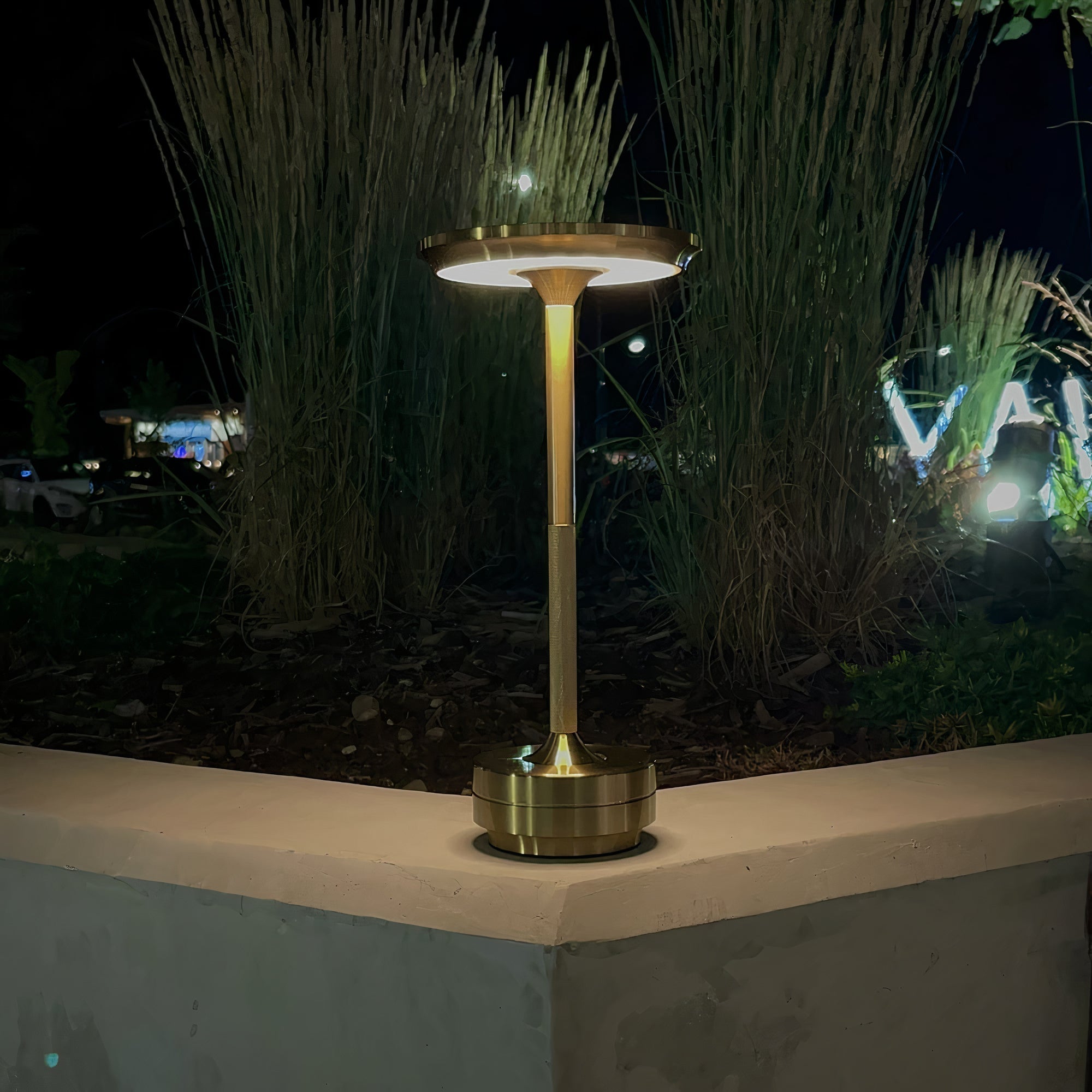 Minimalistische Tafellamp met Warm Licht en Elegant Design