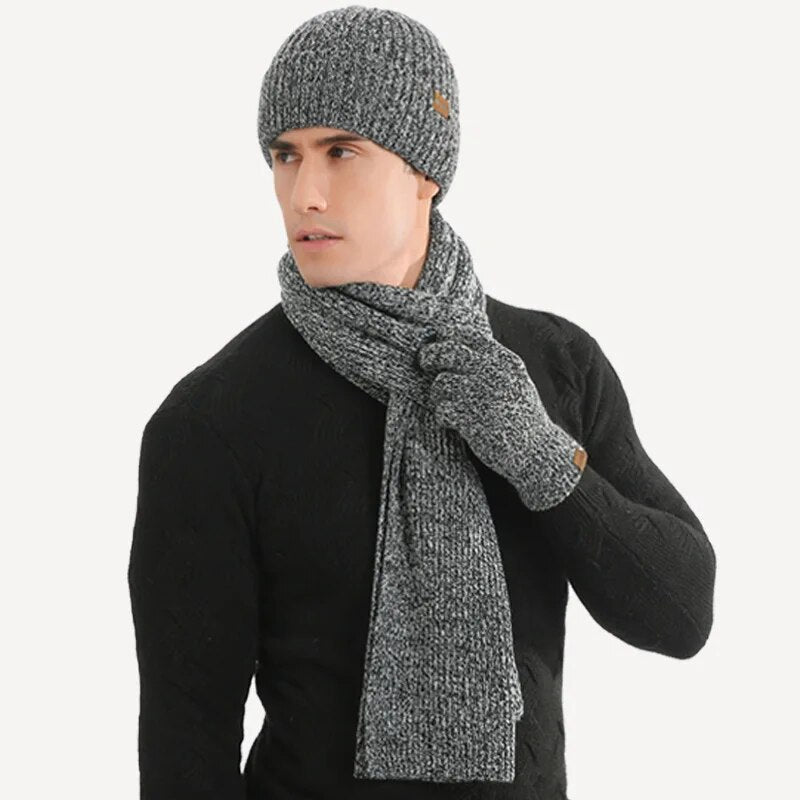 Gebreide winterset met muts, sjaal en handschoenen