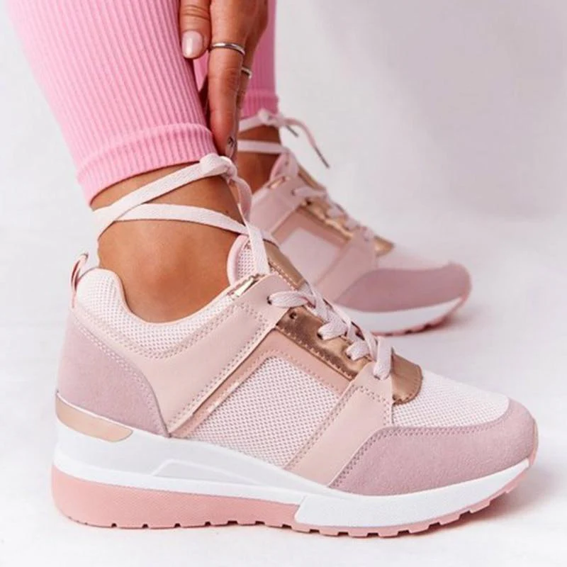 Stijlvolle Sneakers met Sleehak en Ventilatie