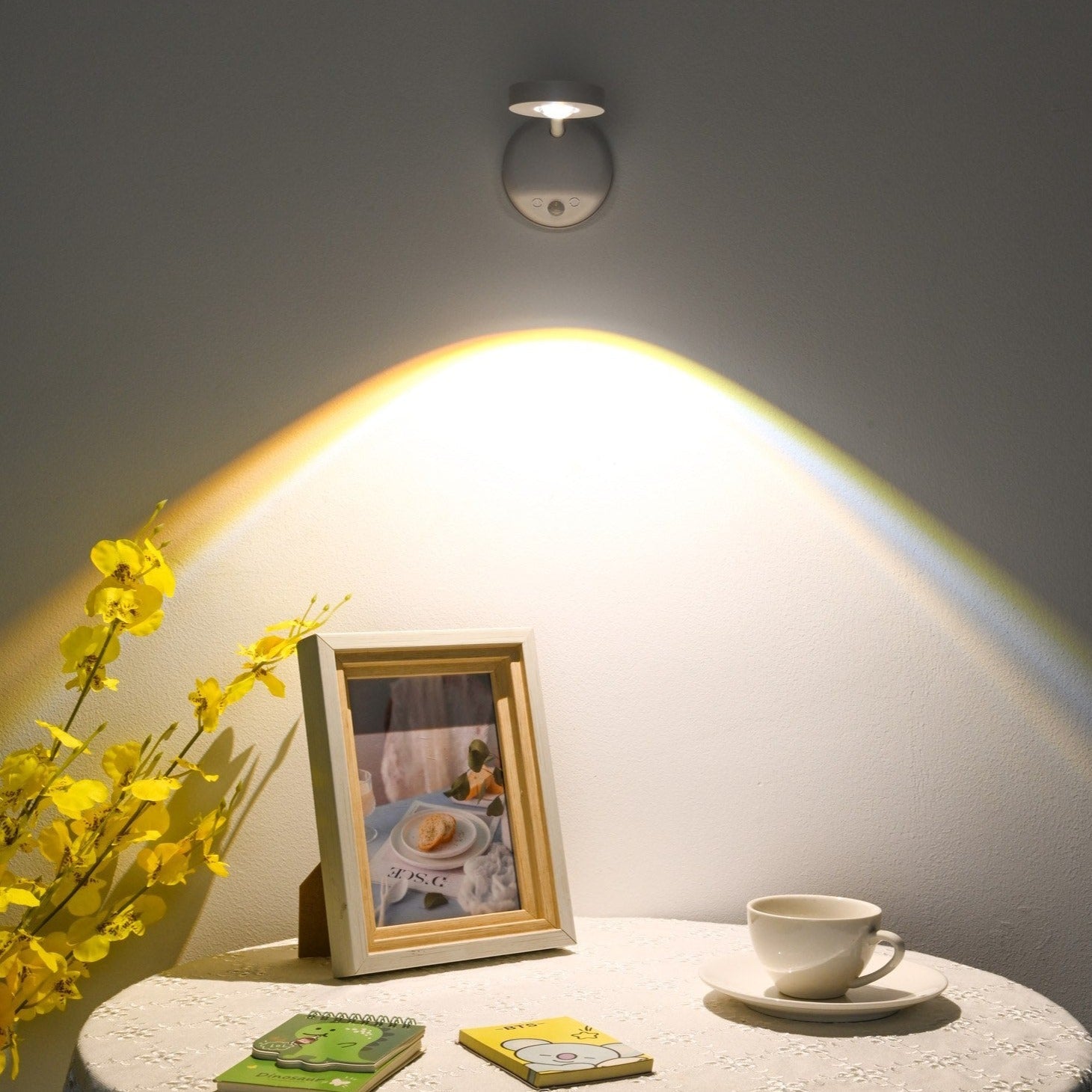 Moderne Wandlamp met Zacht Licht en Energiezuinig Design