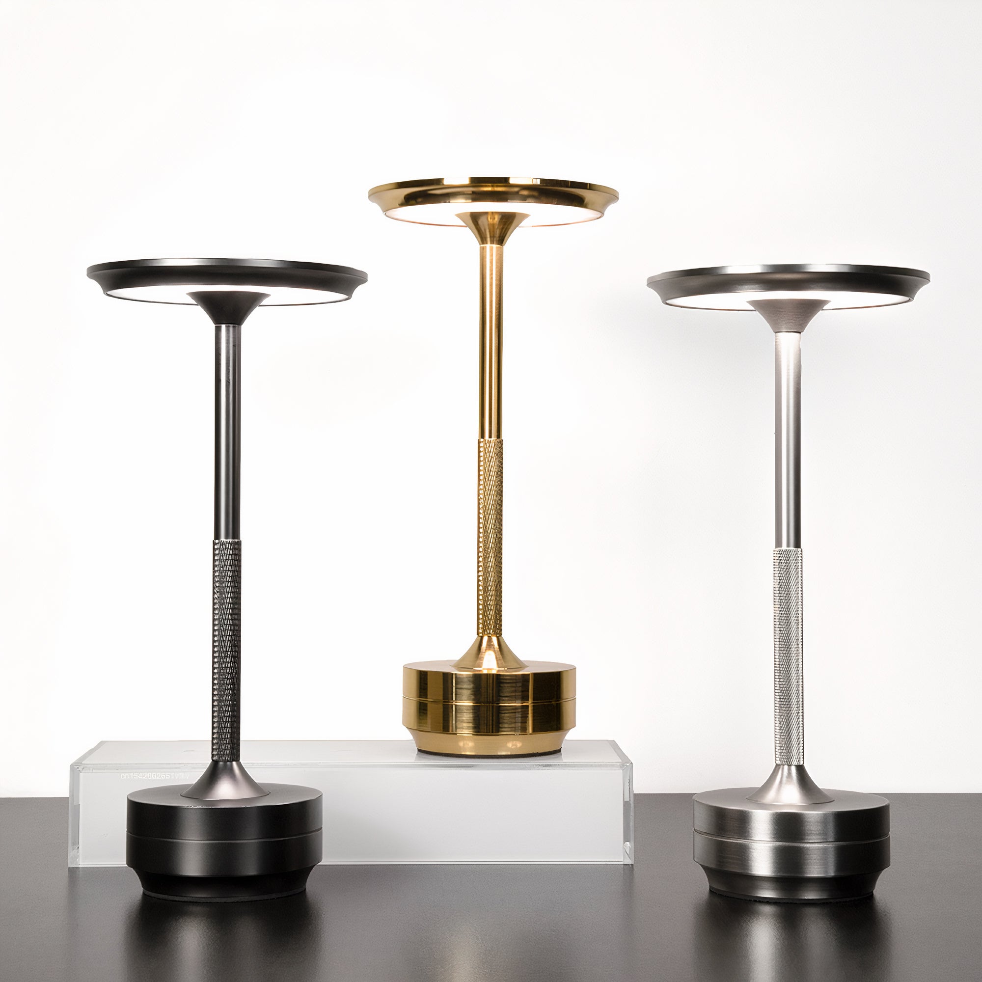 Minimalistische Tafellamp met Warm Licht en Elegant Design