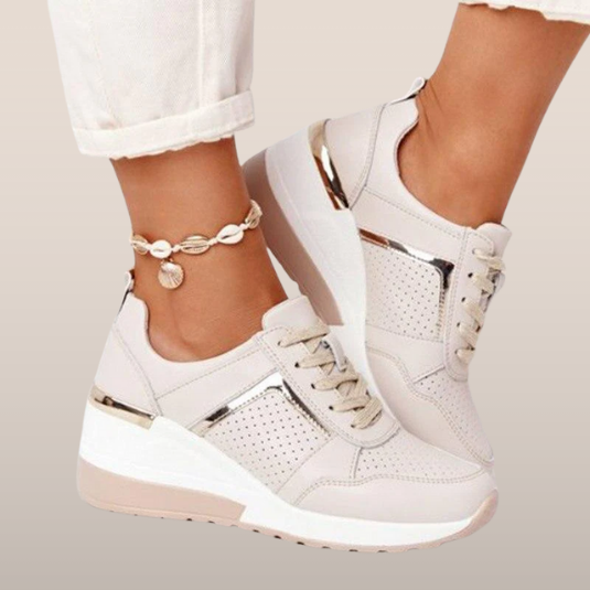 Stijlvolle Sneakers met Sleehak en Ventilatie