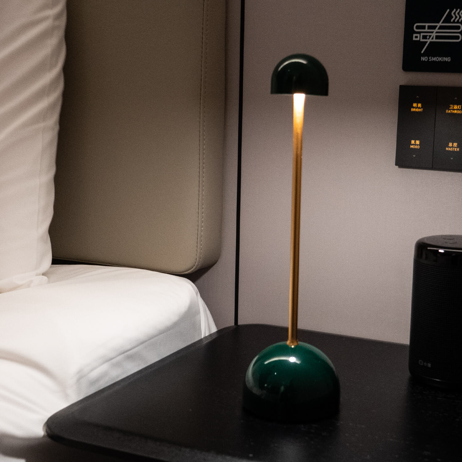 Luxe Draadloze Tafellamp met LED en Dimfunctie