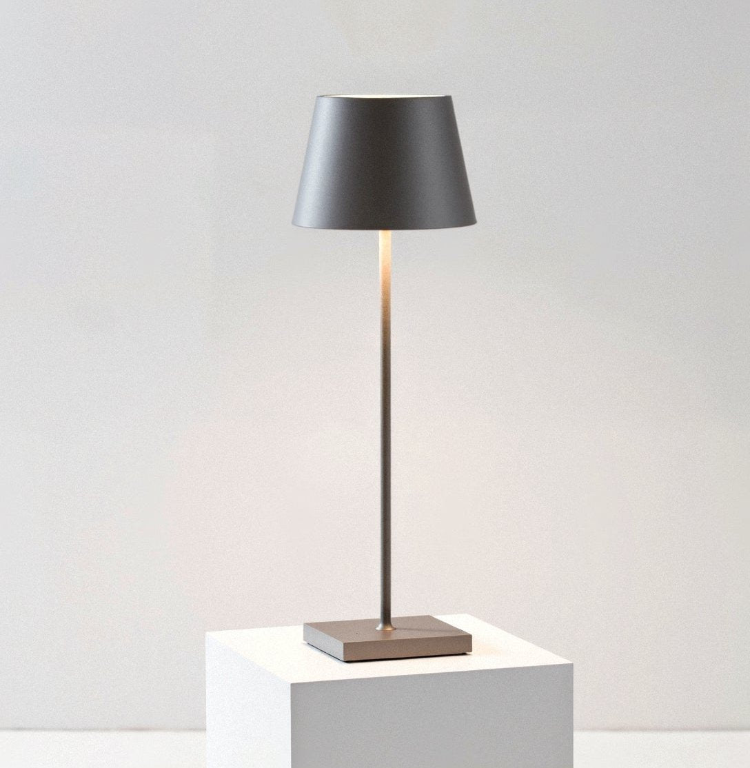 Minimalistische Hoge Tafellamp met Warm LED Licht