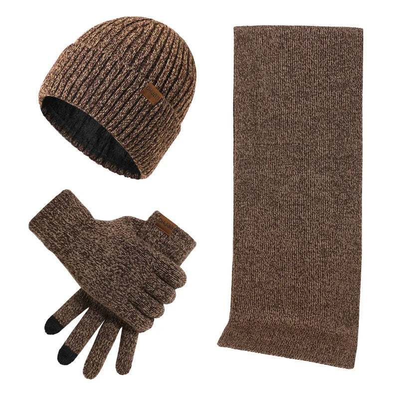 Gebreide winterset met muts, sjaal en handschoenen