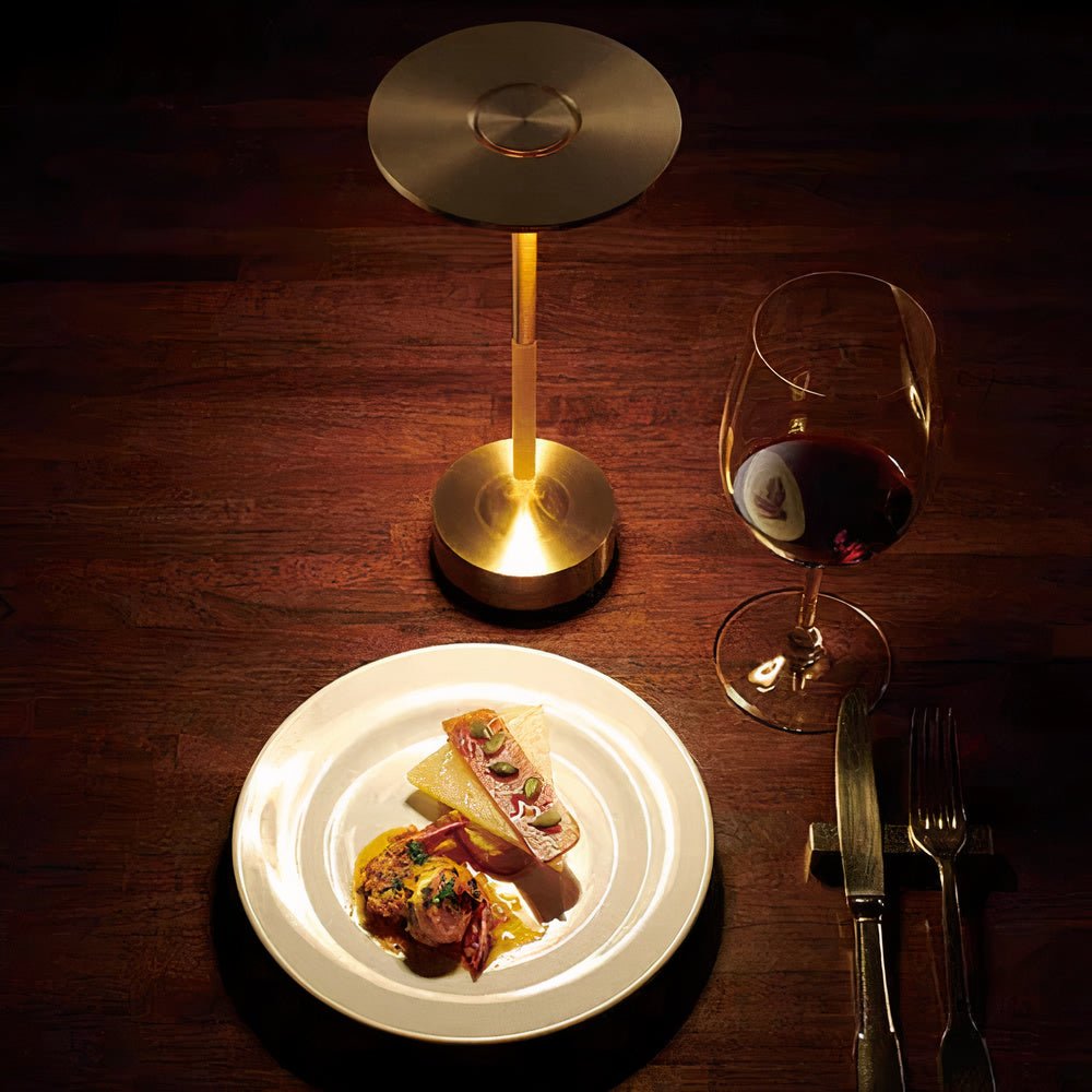 Minimalistische Tafellamp met Warm Licht en Elegant Design