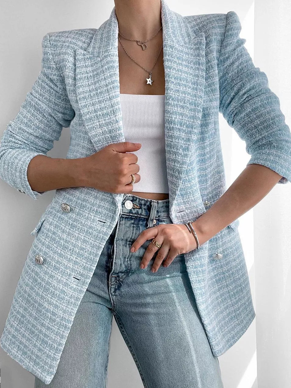 Lichtblauwe Dames Tweed Blazer – Dubbelrijig, Getailleerd en Elegant