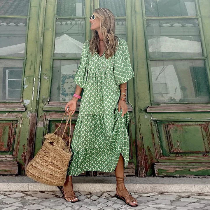 Luchtig Zomerkleed met Unieke Details en Comfort